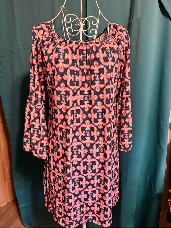Simply Southern Dresses & Skirts - Simply Southern Navy and Pink Floral Bell-Sleeve Shift Dress